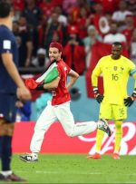 ببینید | حضور یک جیمی جامپ در بازی فرانسه – تونس با پرچم فلسطین