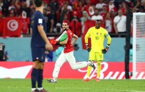 ببینید | حضور یک جیمی جامپ در بازی فرانسه – تونس با پرچم فلسطین ببینید | حضور یک جیمی جامپ در بازی فرانسه – تونس با پرچم فلسطین