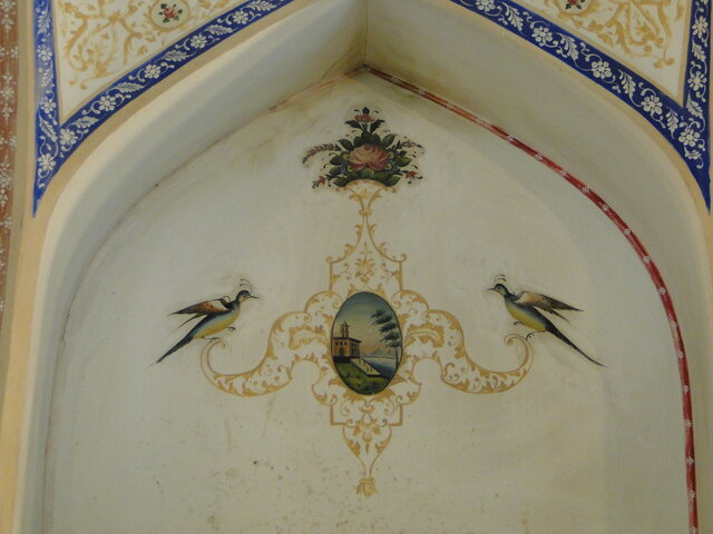 خانه جلال‌الدین همایی همچنان انتظار می‌کشد