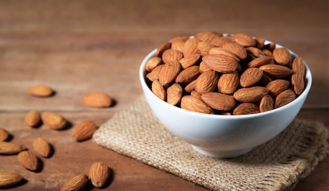 سلامت روده‌هایتان را با مصرف این آجیل تضمین کنید