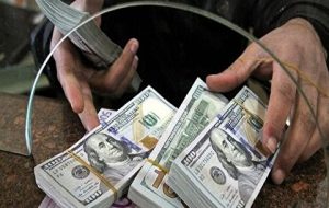 عرضه ارز از یک میلیارد و ۲۰۰ میلیون دلار بیشتر شد