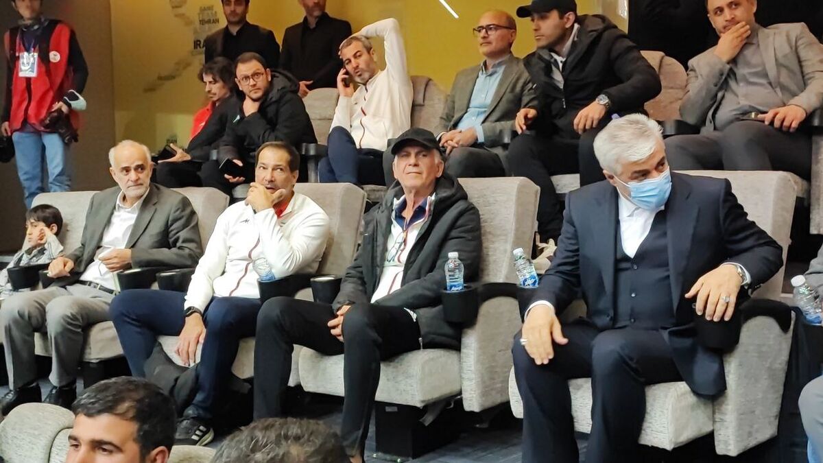 عکس| وزیر ورزش سایه به سایه کی‌روش!