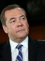 مدودف: روسیه هنوز از تمام زرادخانه نظامی خود استفاده نکرده است