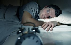 مهم‌ترین علل کم‌خوابی چیست؟/ راهکارهای ساده برای رفع بی‌خوابی