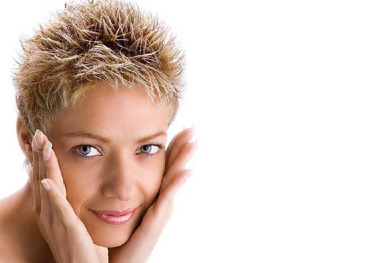 استفاده از چسب مو برای مدل موی اسپایکی 