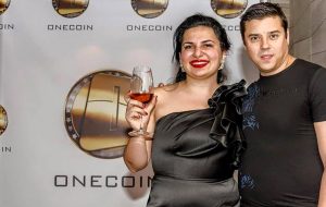 یکی از بنیانگذاران طرح هرمی OneCoin به گناه خود اقرار کرد.  ‘CryptoQueen’ هنوز تحت تعقیب است