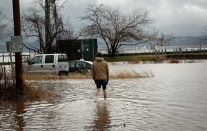 Factbox-بیش از 1.4 میلیون برق در سواحل شرقی ایالات متحده و تگزاس به دلیل طوفان های زمستانی بدون برق