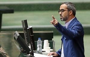 آقایان افزایش نرخ ارز را به یک ماه اخیر و اغتشاشات حواله ندهند / معاملات غیررسمی ارز در پیاده روها باید قاچاق محسوب شود