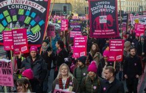 اعتصابات سراسری در انتظار انگلیس