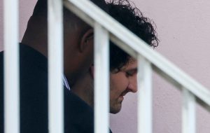 بنیانگذار FTX “به طرز مشهودی تکان می خورد” در حالی که تیم حقوقی باهامایی ایالات متحده برای استرداد آماده می شود، یک “روز تلف شده” را در دادگاه به پایان می رساند – اخبار بیت کوین