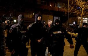 دادستان های رومانیایی خواستار تمدید بازداشت اندرو تیت هستند
