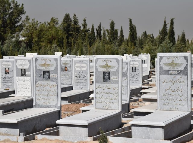 در شهر رفتگانِ بی‌بازگشت، بوی کُندر می‌آید با دود عود...