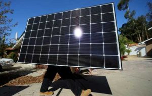 رگولاتورهای کالیفرنیا تغییراتی را در سیاست خورشیدی پشت بام تصویب کردند