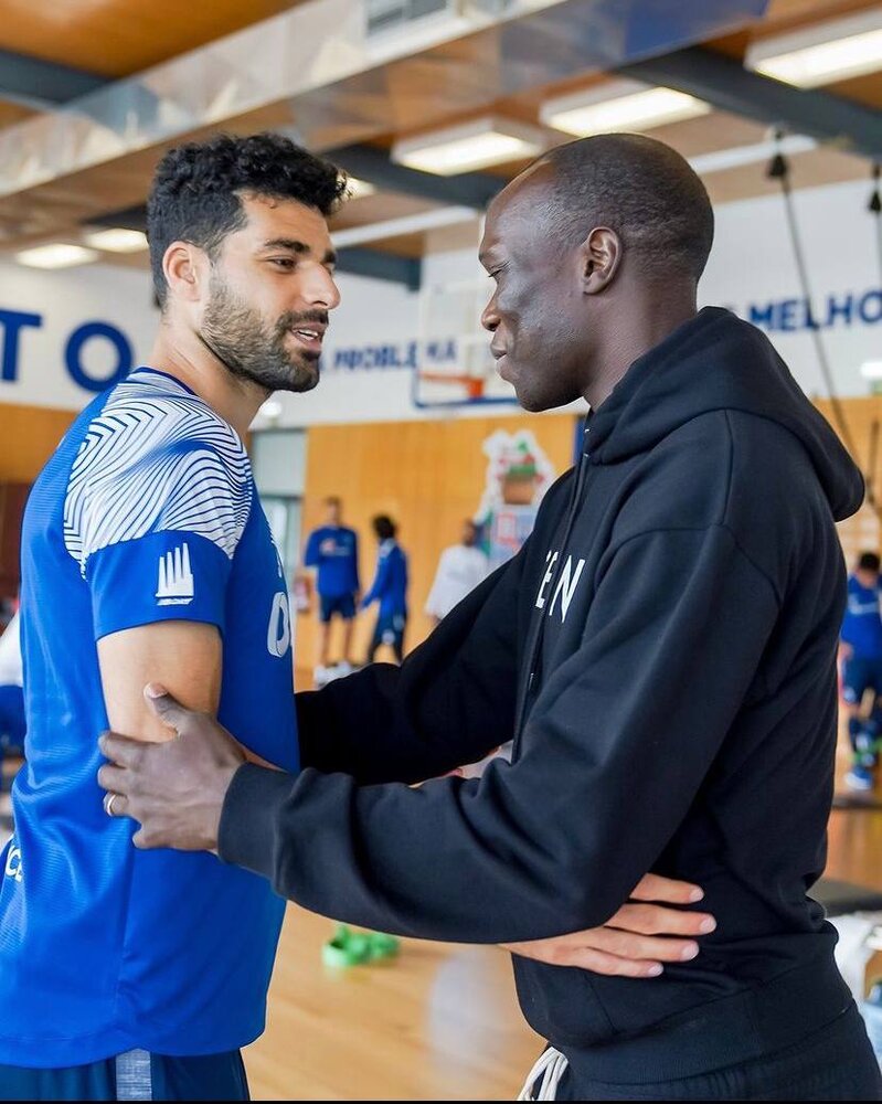 عکس | دیدار مهدی طارمی و مهاجم کامرون