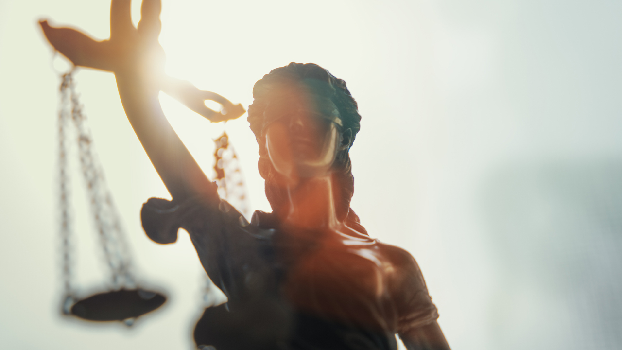 مجری برنامه Free Talk Live یان فریمن در دادگاه فدرال رمزارز مجرم شناخته شد