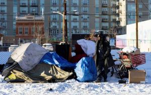 هوای بسیار سرد ظرفیت پناهگاه های بی خانمان های ایالات متحده را افزایش می دهد