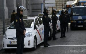 کشف بسته انفجاری دیگر در سفارت آمریکا در مادرید/ساختمان محاصره شد