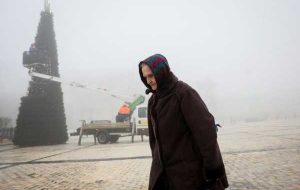 کیف پوشیده از مه پس از حملات روسیه بهبود می یابد