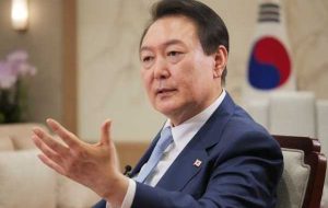 یون از کره جنوبی در میان اعتصاب کامیون داران آماده می شود تا نظم بازگشت به کار را افزایش دهد
