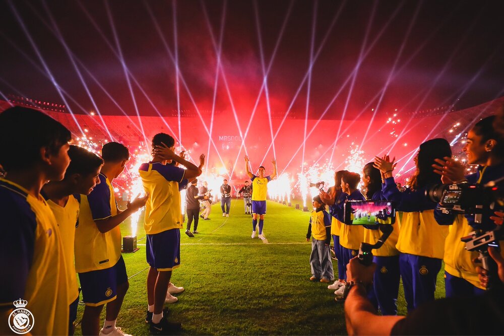 عکس | ذوق‌زدگی بامزه کودکان عربستانی از دیدار با رونالدو