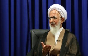 انتقاد تند آیت الله جوادی آملی از مسئولین بی ‏عرضه و وجود اختلاس در کشور؛ با این شرایط شکست حتمی است