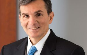 جو دپائولو، مدیر عامل بانک امضا، قصد دارد پس از دوره انتقال از سمت خود کناره گیری کند
