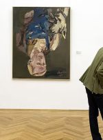 آثار مشهوری که روی دیوار موزه‌ها وارونه نصب شده‌اند!