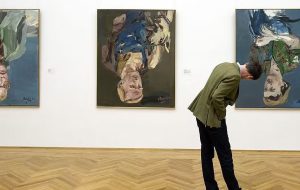 آثار مشهوری که روی دیوار موزه‌ها وارونه نصب شده‌اند!