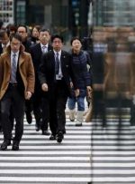 اکثر شرکت های بزرگ ژاپنی به درخواست نخست وزیر برای افزایش دستمزدها در سال جاری توجه می کنند