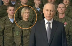 این زن در عکس‌های پوتین کیست؟