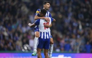 ببینید | سوپرگل مهدی طارمی به فامالیکائو با ضربه سر جادویی