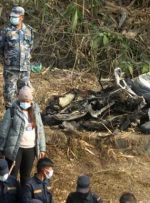 جستجو برای یافتن چهار نفر که پس از سانحه هوایی مرگبار در نپال مفقود شده بودند از سر گرفته شد