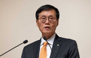 رئیس بانک کره تعارض بیشتری بین اهداف می بیند