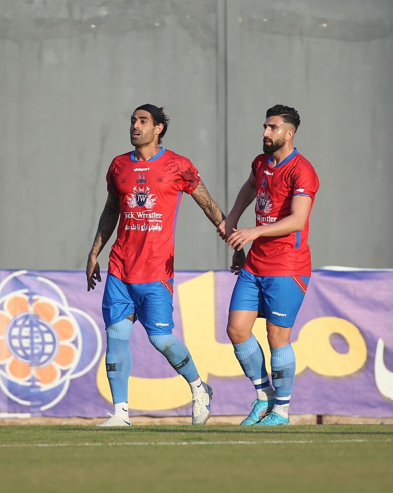 زردی صد چمن! 