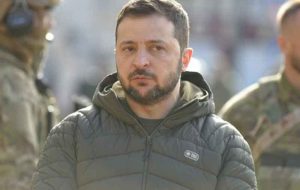 زلنسکی: هیچ دلیلی وجود ندارد که غربی‌ها برای کی‌یف تانک نفرستند!