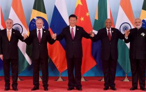 سرمقاله تحلیلگر Sberbank به “پتانسیل فوق العاده” یک ارز ذخیره BRICS می پردازد که باعث کاهش دلار می شود – اقتصاد بیت کوین نیوز
