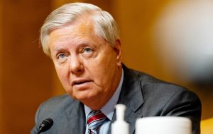 سناتور گراهام: از بگومگوها درباره ارسال تانک به اوکراین خسته شده‌ام