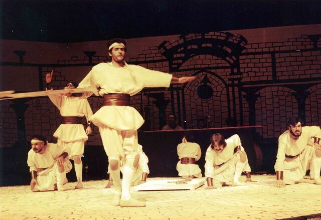 ضیافتی با حضور جمشید مشایخی، گوهر خیراندیش، پرستو گلستانی، بهروز بقایی و...