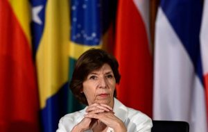 فرانسه می‌خواهد گفت‌وگو با روسیه را «در همه سطوح» حفظ کند