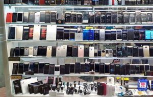 قیمت انواع تلفن همراه/ آیفون و سامسونگ چند؟