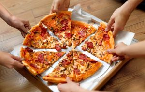 محبوب‌ترین فست فود دنیا چه بلایی سرتان می‌آورد؟