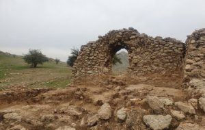 وجود ۶ قبر مربوط به دوره اسماعیلیه در محوطه تاریخی چمشیر وجود ۶ قبر مربوط به دوره اسماعیلیه در محوطه تاریخی چمشیر