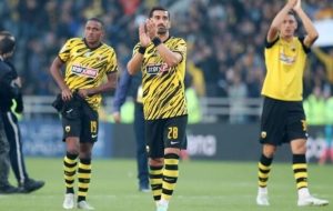 پاس گل حاج‌صفی در شب پیروزی پرگل آاک