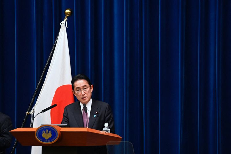 کیشیدا نخست وزیر ژاپن خواستار افزایش سریع دستمزدها برای جلوگیری از رکود تورمی شد