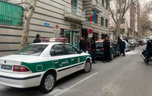یک منبع آگاه: فعالیت سفارت آذربایجان در تهران ادامه خواهد داشت/ برخی اعضای سفارت به باکو بازگشتند
