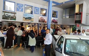 ۱۱ میلیون نفر چشم انتظار پشت در‌های ایران خودرو!