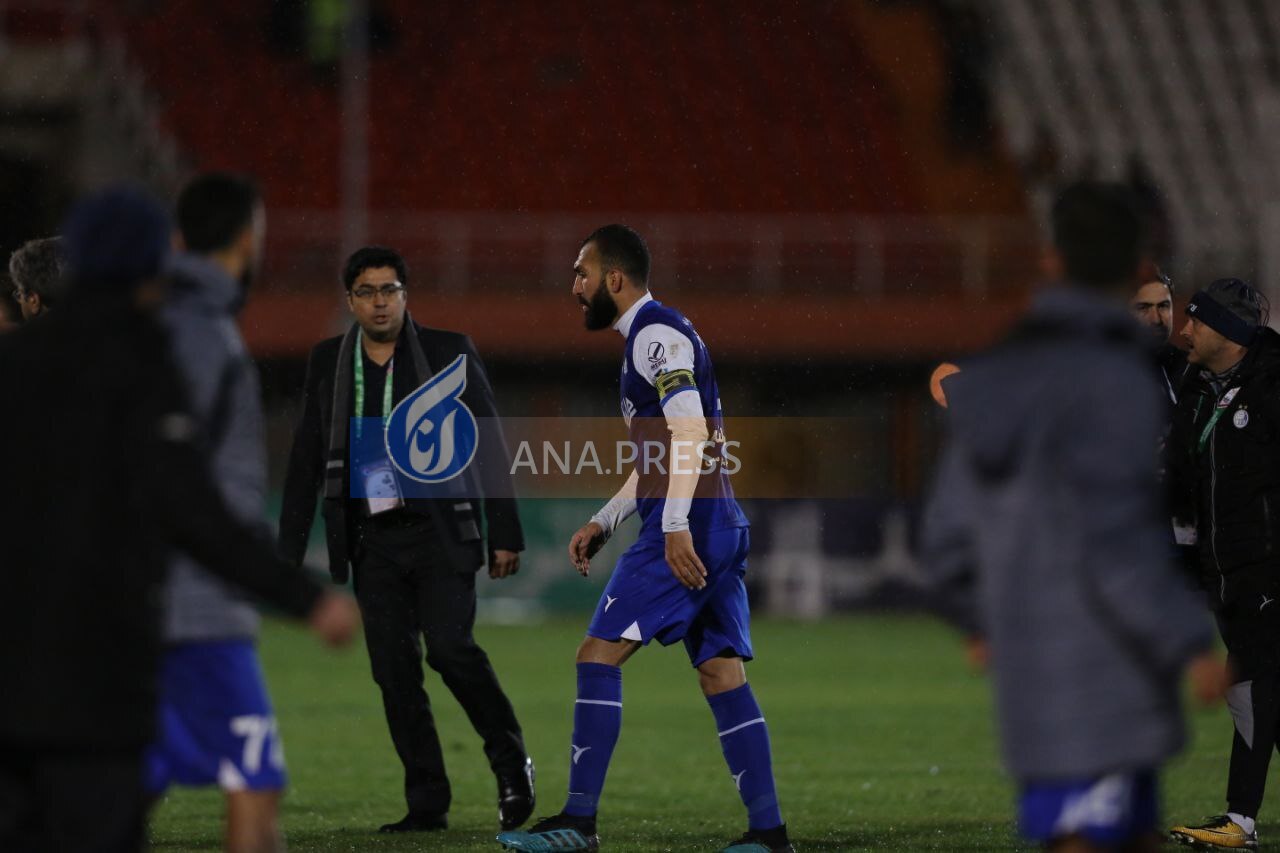 بعد از ساپینتو؛ جلوی درگیری کاپیتان استقلال با مسی‌ها را گرفتند+تصاویر