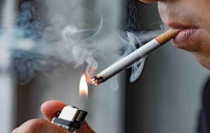 ردپای مافیای سیگار در مرگ ۶۰ هزار ایرانی/ چرا سیگار گران نمی‌شود؟