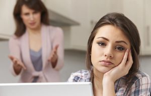 علت غر زدن چیست؟ آیا غرغرو هستید؟ راه حل چیست؟ علت غر زدن چیست؟ آیا غرغرو هستید؟ راه حل چیست؟