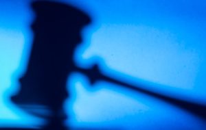 شکایت ۲۸ میلیون دلاری سرمایه گذاران کریپتو برای «پنجشنبه سیاه» علیه سازنده غول دفای توسط قاضی آمریکایی رد شد
